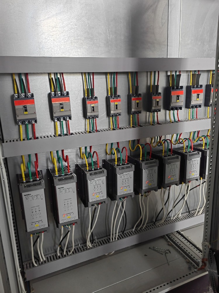 电力调解器负载电压加不上去是什么原因？？？？？？