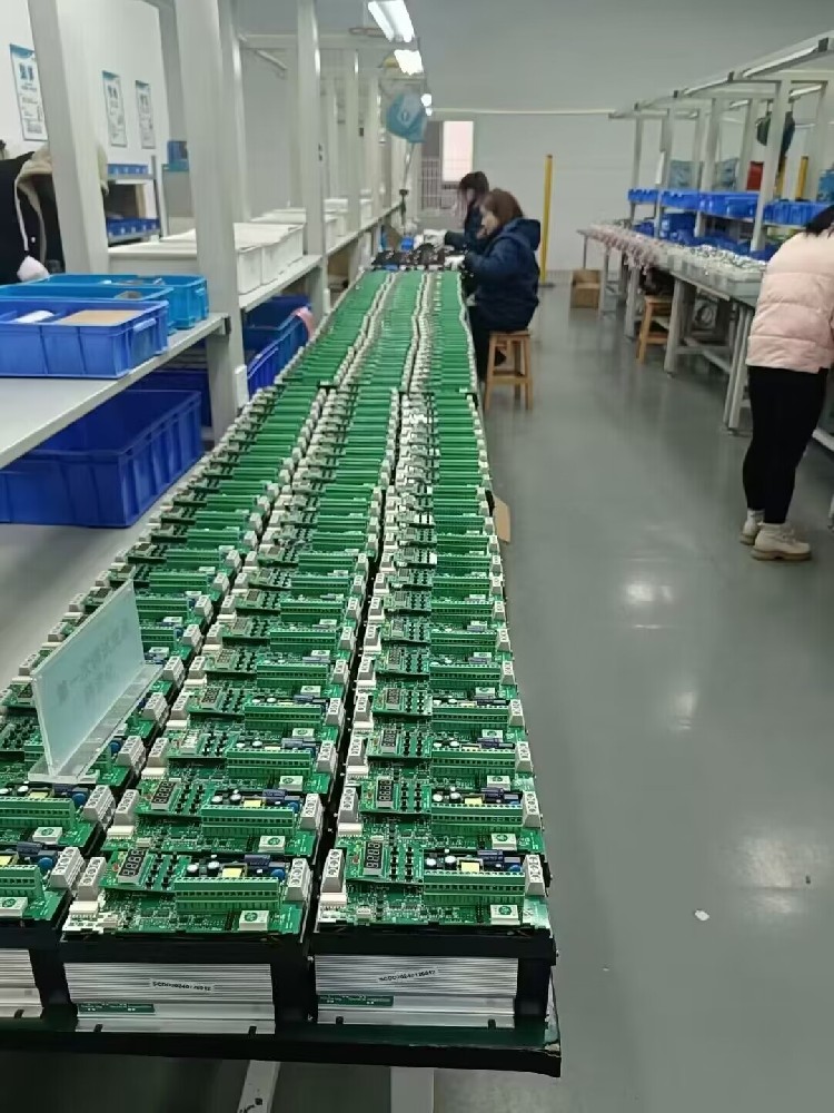 电力调解器在运行时最大电流逐步降低是为什么？？