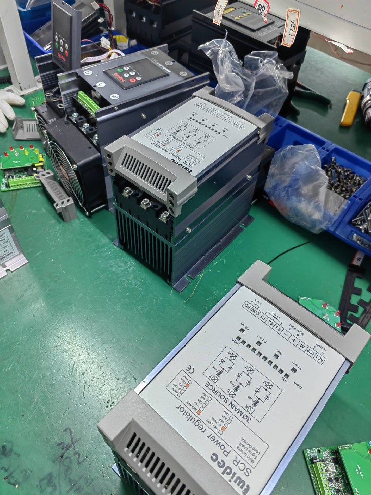 电力调解器的额定电压参数对其应用场景有何限制？？？？？？