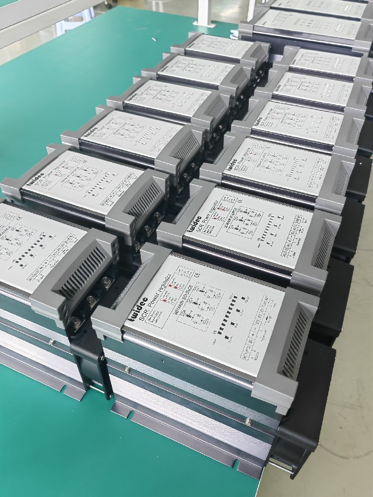 怎样实现多台电力调解器的协同事情以知足重大的电力控制需求？？？？？？