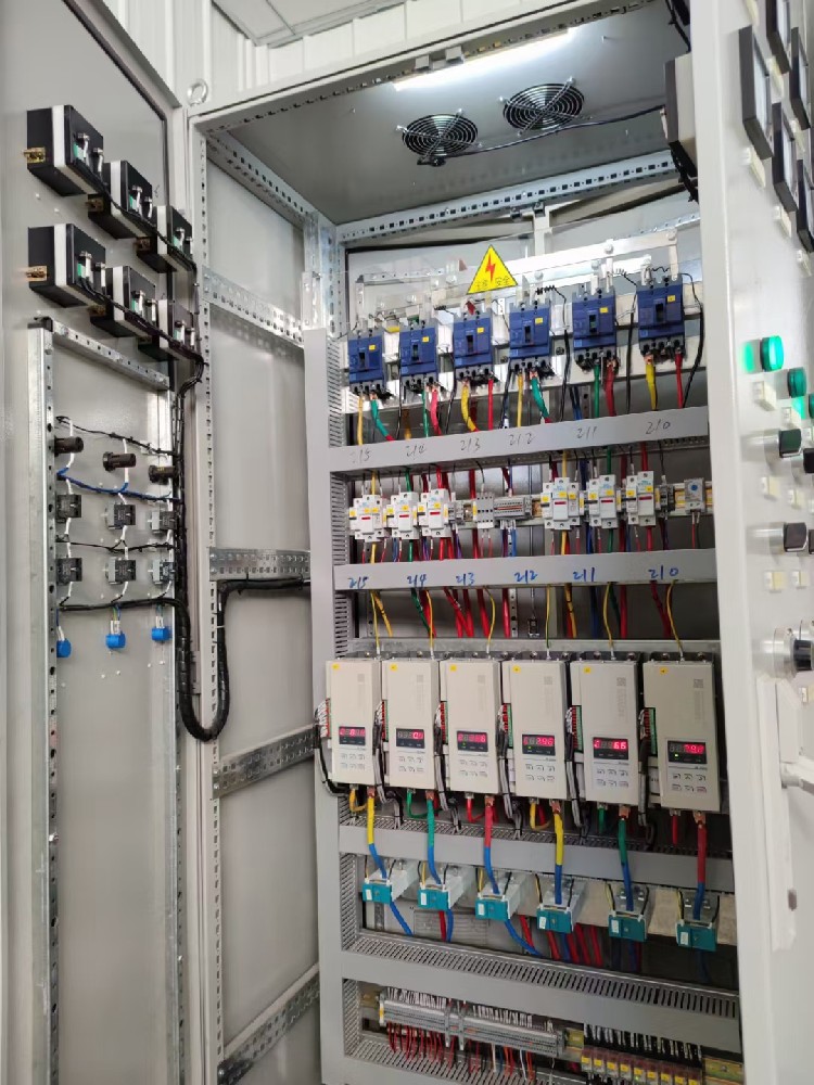 电力调解器的线性度怎样？？在调理历程中，，，，，，输出与输入是否坚持优异的线性关系？？