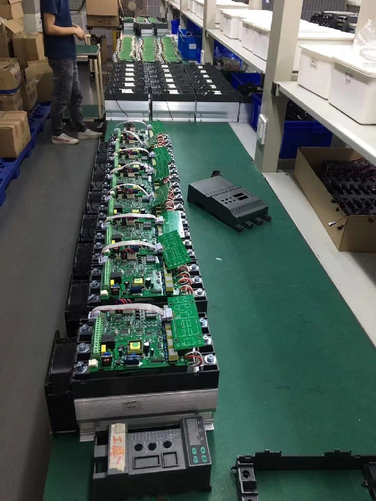 当电力调解器接入的电网保存三相不平衡时，，，，，会爆发什么效果及怎样解决？？？？？？