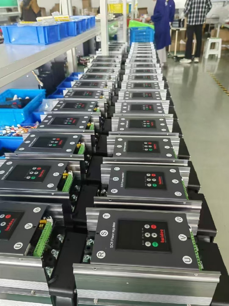 随着物联网装备的普及，，，，电力调解器怎样与其他物联网装备实现无缝通讯和协同事情？？？？