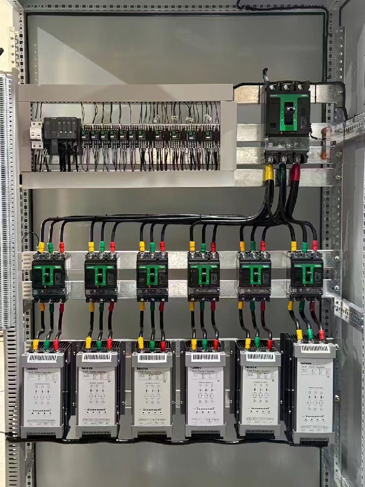 生物能源发电项目中，，，，电力调解器怎样顺应其不稳固的电力输出特征？？？？